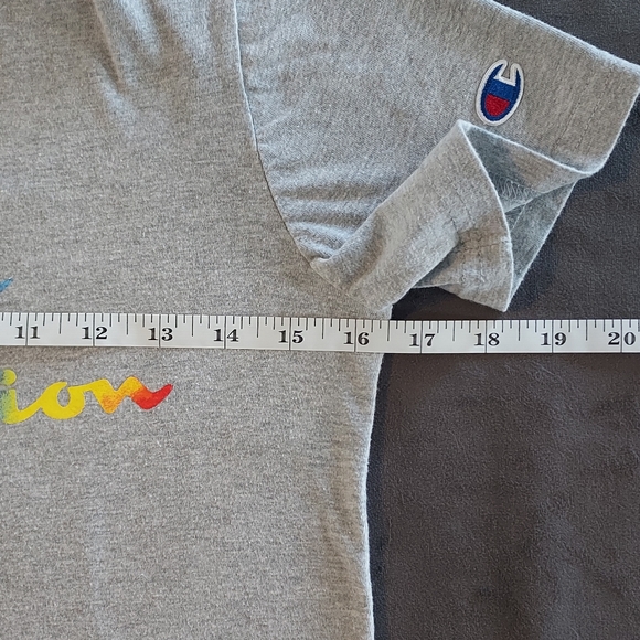 Champion, Heather gray, sz M, graphic tshirt - Picture 4 of 4